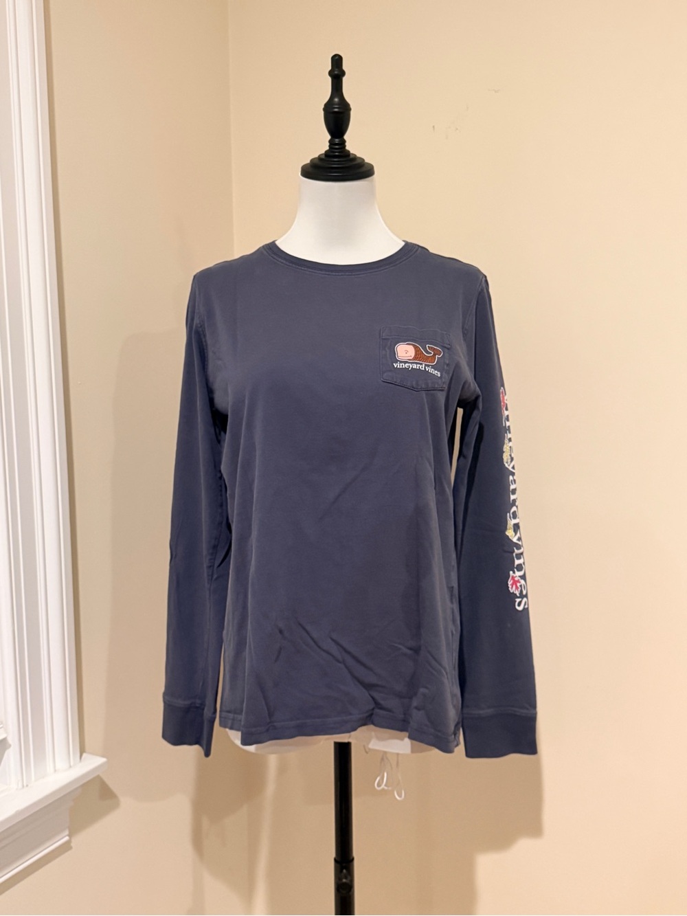 Vineyard Vines women Long-Sleeve Whale Pocket Tee - Navy